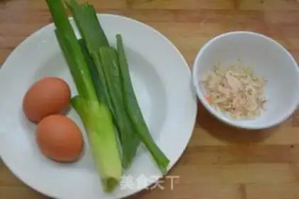 Make Shrimp leather fried eggs step 0