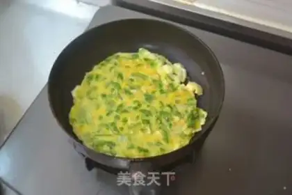 Make Shrimp leather fried eggs step 5