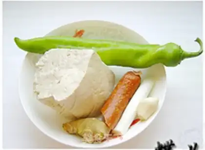 Make Cream pepper, crayfish sauce, tofu step 0