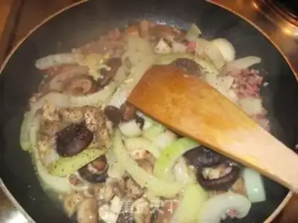Make Cheese sauce pasta step 4