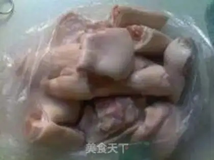 Make Red-hot pig hoof step 0