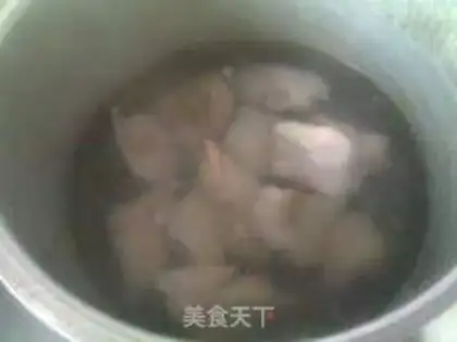 Make Red-hot pig hoof step 1
