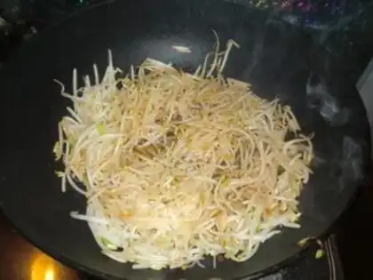 Make Clear the green bean bud step 3
