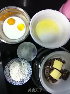 Make Almond chocolate cake step 0