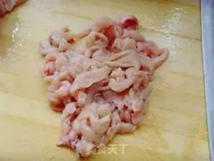 Make Chicken silk and yellow florist step 2