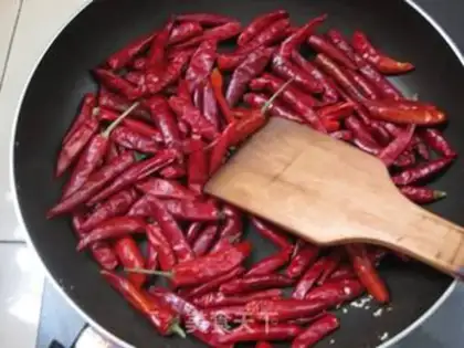 Make Spicy oil step 1
