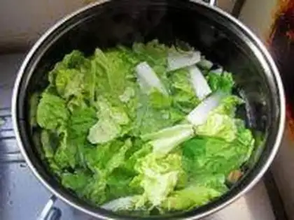 Make Chicken blood and cabbage soup step 3
