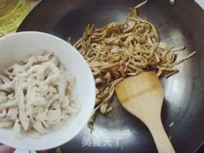 Make Chicken silk and yellow florist step 11