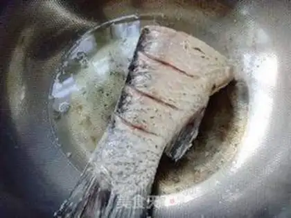 Make Red grassfish tail step 7