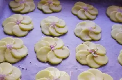 Make Flower cookies step 9