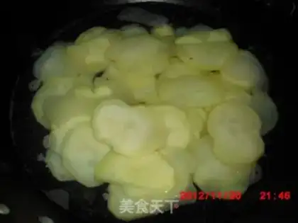 Make Tomato fried potatoes step 2