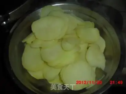Make Tomato fried potatoes step 3