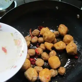 Make Tofu fried fishballs step 5
