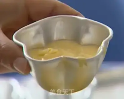Make Big yellow cake step 4