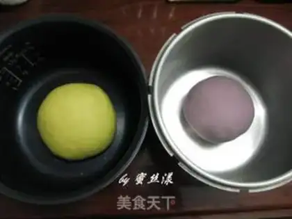 Make Double-coloured buns step 2