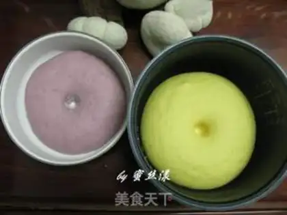 Make Double-coloured buns step 3
