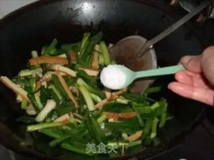 Make Garlic silk tofu dry step 6