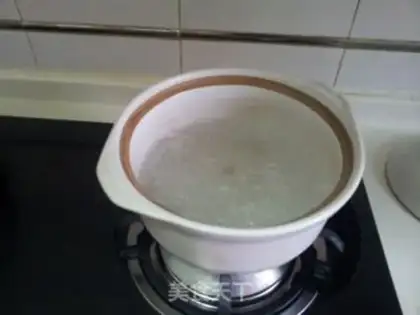 Make Pyramid leaves, scrawny broth step 1
