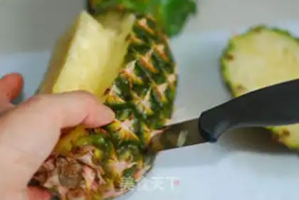 Make Shrimp pineapple step 1