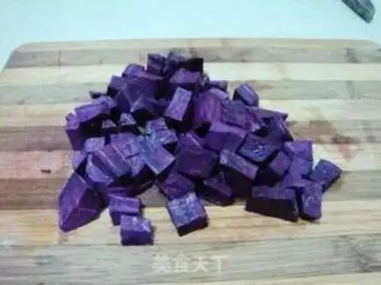 Make Purple potato silver ear soup step 3