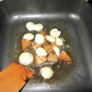 Make Chicken wing fried eggs step 5