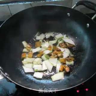 Make Pelican spicy step 4