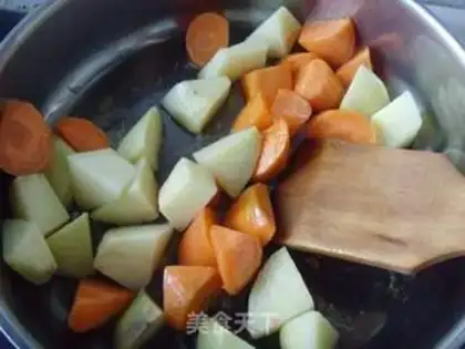 Make Coconut curry beef step 4