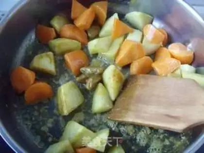 Make Coconut curry beef step 5