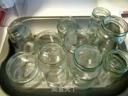 Make Traditional British Christmas pickles step 17