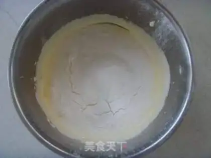 Make Little yolk cookies step 3