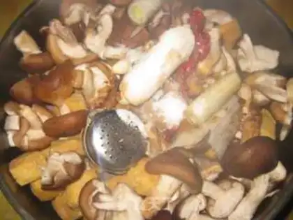 Make Frozen chickens with mushroom beans step 6