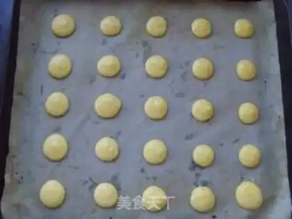 Make Little yolk cookies step 5