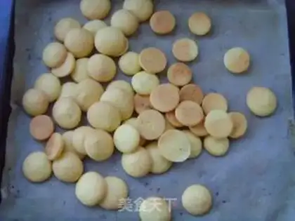 Make Little yolk cookies step 6