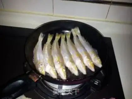 Make Fried sardines step 2