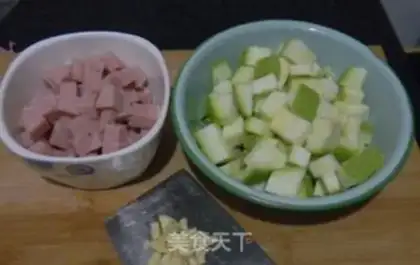Make Sausage fried scortin step 1