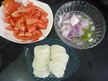 Make Tomato pastry step 0
