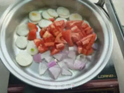 Make Tomato pastry step 3