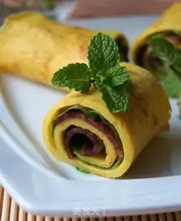 Make Bacon egg rolls step 7