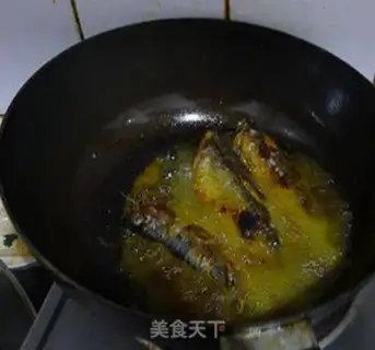 Make Tomato sardines step 1