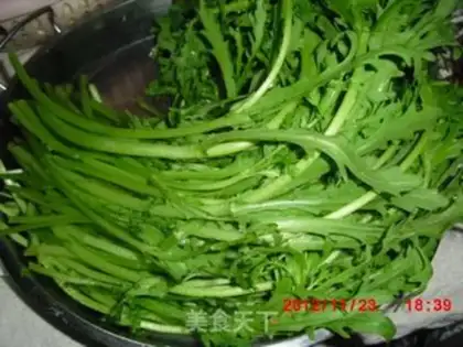 Make Spicy hot pot with red oil step 4