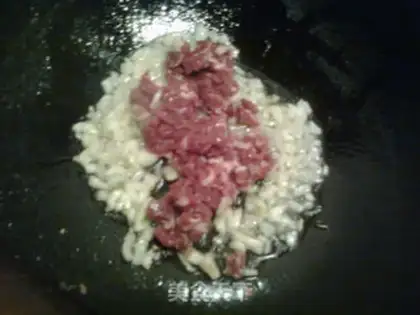 Make Beef sauce pancakes step 7