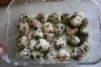 Make Quick decorating quail eggs step 6