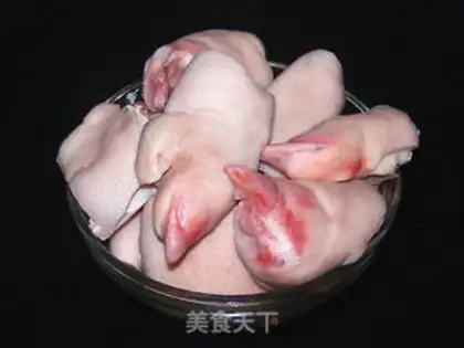 Make Red-hot milk pig hoof step 0