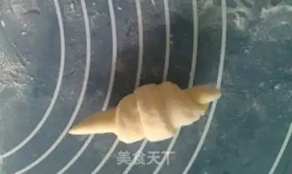 Make The horn of a cow step 9