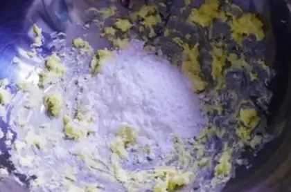 Make Flower cookies step 1