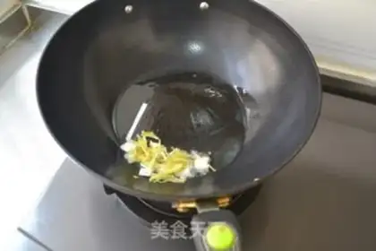 Make The soy-mealfish head paste soup step 3