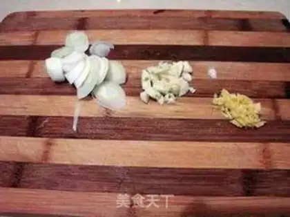 Make Tomato eggs step 2