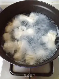 Make Chicken soup, shrimp dumplings step 9