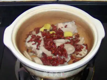 Make Red Bean Lotus Bones soup step 3