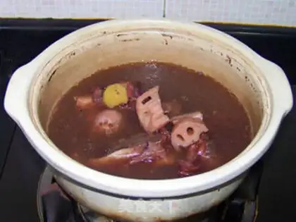 Make Red Bean Lotus Bones soup step 4